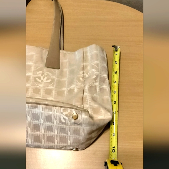 CHANEL Travel Ligne Tote - Picture 8 of 16